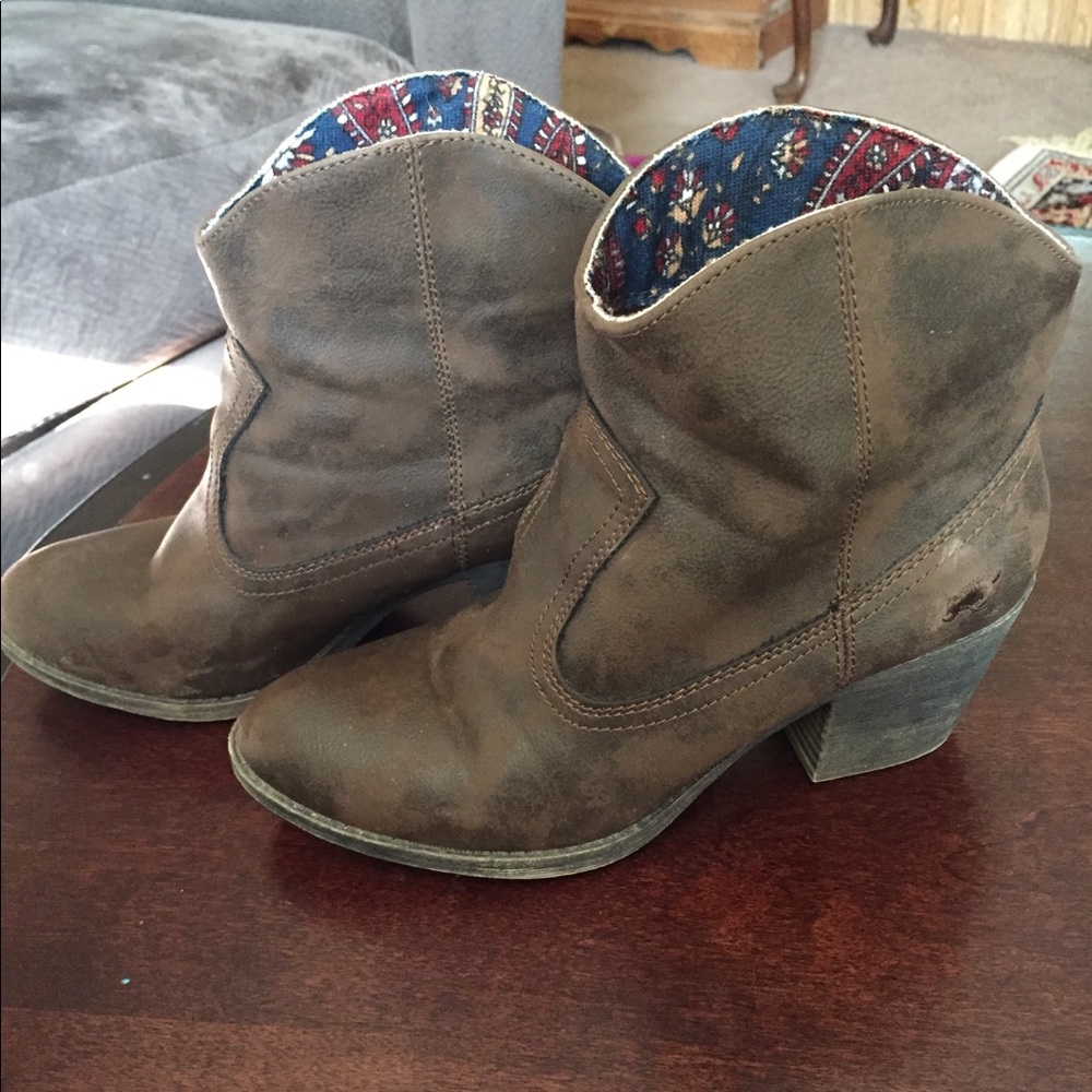 Brown rocket dog boots